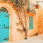 Daire Mediterranean Bloom Retreat *