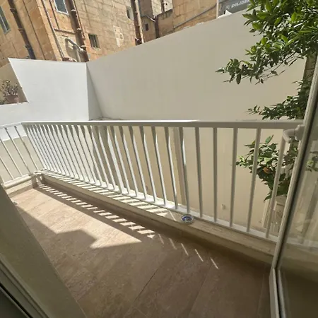شقة Mediterranean Bloom Retreat