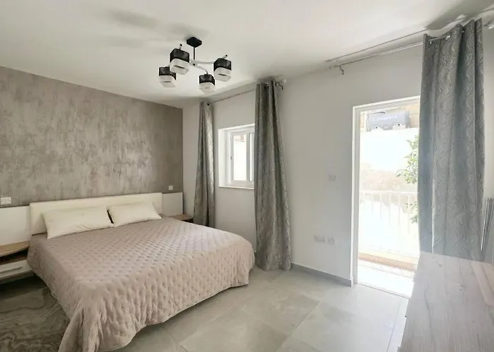 Mediterranean Getaway - 2br סליאמה